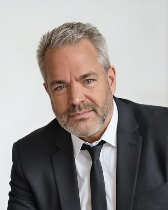 Headshot of comedian Mike James